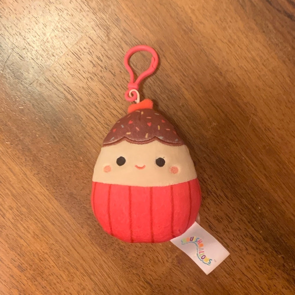 Squishmallows Elpha the Cupcake Red and Brown Clip-On Plush Valentine's Day